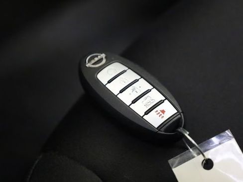 Used 2025 Nissan Altima 2.5 SV FWD image 29