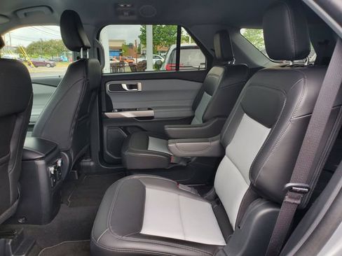 Used 2023 Ford Explorer XLT w/ Equipment Group 202A AWD/4WD image 26