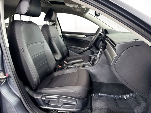 Used 2022 Volkswagen Passat 2.0T SE image 33