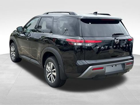 New 2026 Nissan Pathfinder SL FWD image 6