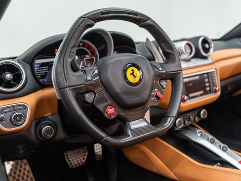 Used 2017 Ferrari California T image 90