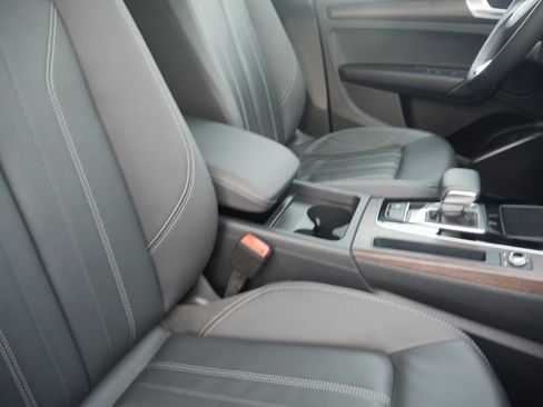 Certified 2023 Audi Q5 2.0T Premium w/ Convenience Package image 31