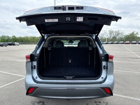 Used 2023 Toyota Highlander Limited image 20
