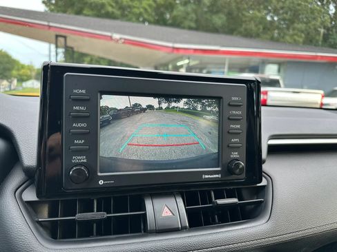 Used 2021 Toyota RAV4 XLE FWD image 28