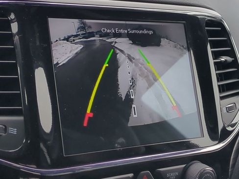 Used 2022 Jeep Grand Cherokee Altitude image 34