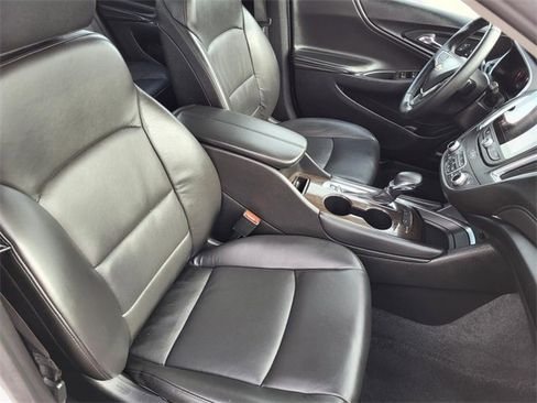 Used 2024 Chevrolet Malibu LT image 23