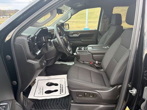 Used 2023 Chevrolet Silverado 1500 LT AWD/4WD image 20