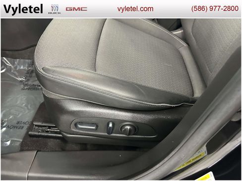 Used 2023 Buick Encore GX Preferred w/ Cold Weather Comfort Package image 18