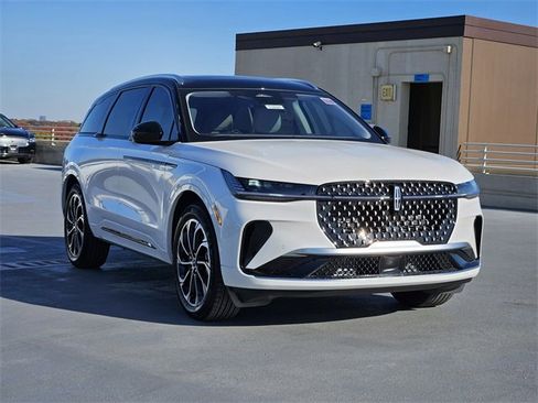 New 2026 Lincoln Nautilus Reserve image 3