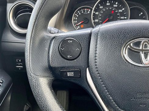 Used 2016 Toyota RAV4 LE image 17