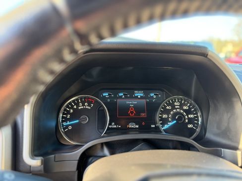 Used 2018 Ford F150 Lariat w/ Equipment Group 502A Luxury image 13