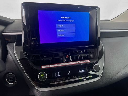 Used 2025 Toyota Corolla LE image 19
