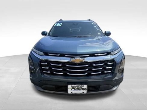 Used 2025 Chevrolet Equinox LT w/ Convenience Package II FWD image 2