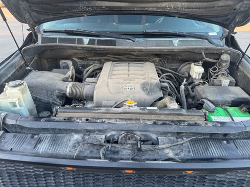 Used 2014 Toyota Tundra SR5 w/ SR5 Upgrade Package image 19