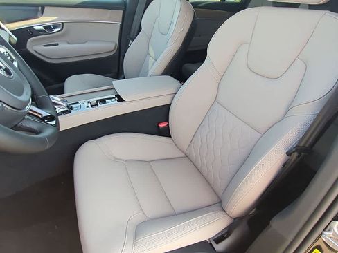 New 2026 Volvo XC90 B6 Plus w/ Protection Package Premier AWD/4WD image 14