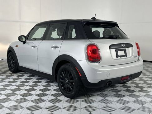 Used 2017 MINI Cooper 4-Door Hardtop FWD image 6