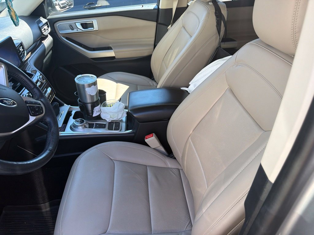Used 2022 Ford Explorer Limited w/ Equipment Group 301A RWD image 7