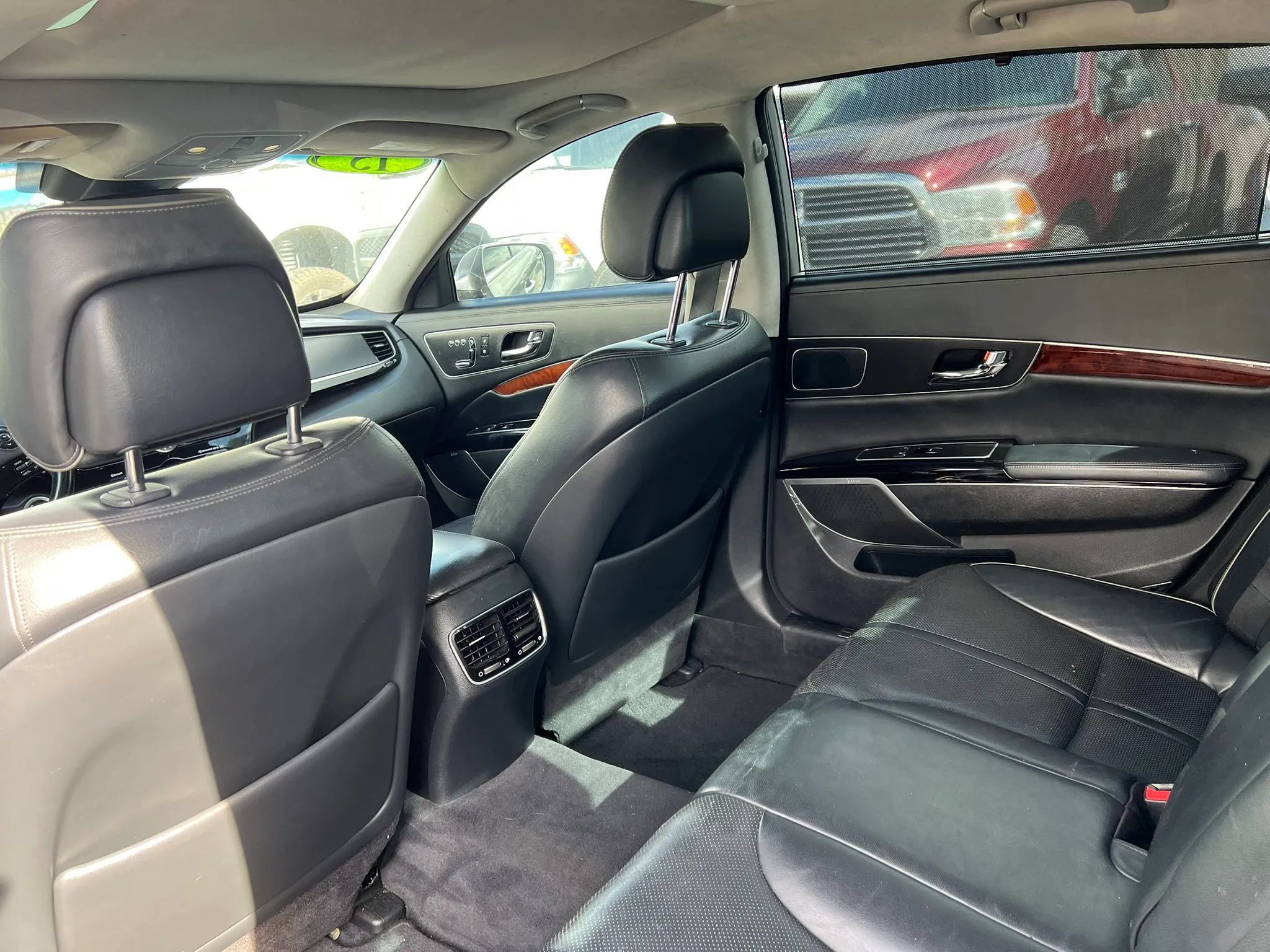 Used 2015 Kia K900 Luxury RWD image 10