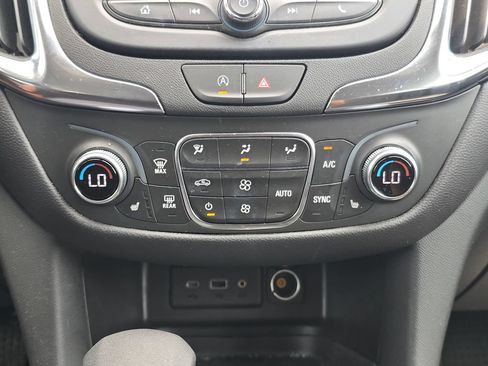 Certified 2024 Chevrolet Equinox LT w/ LPO, Floor Liner Package FWD image 18