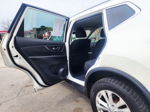Used 2016 Nissan Rogue SV w/ SV Premium Package AWD/4WD image 12