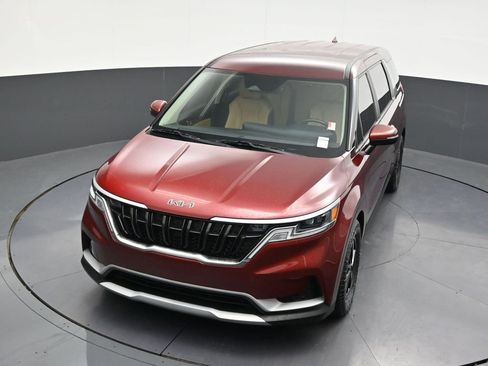 Used 2023 Kia Carnival LX w/ Paint Protection Package FWD image 23