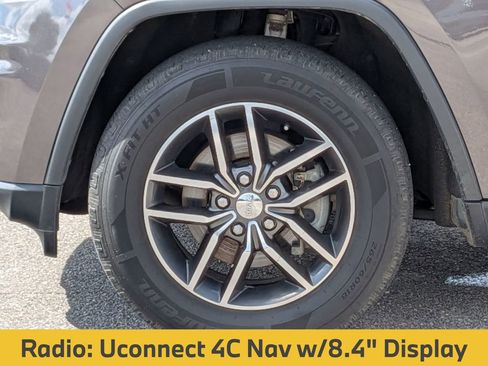 Used 2018 Jeep Grand Cherokee Laredo image 13