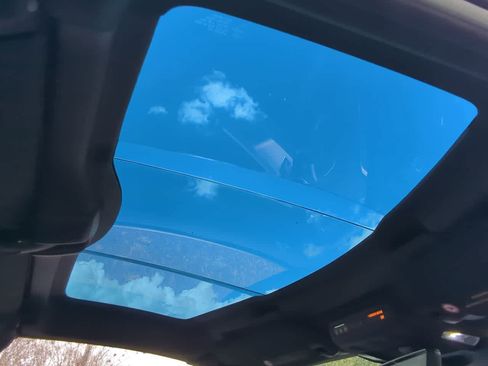 Used 2024 Chevrolet Corvette Stingray Coupe w/ 1LT image 17