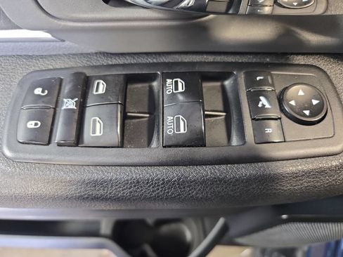 Used 2022 RAM 1500 Classic SLT w/ Electronics Group AWD/4WD image 31