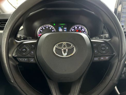 Used 2021 Toyota RAV4 XLE image 21