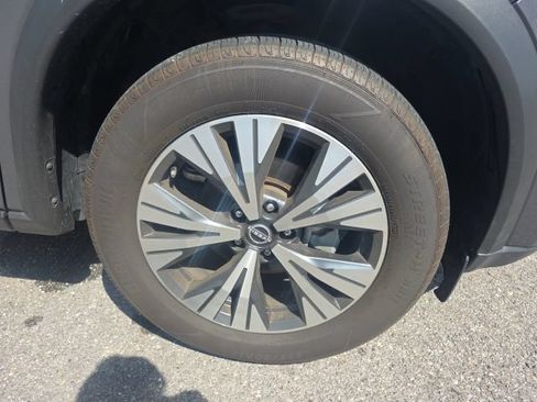 Used 2023 Nissan Rogue SV AWD/4WD image 4