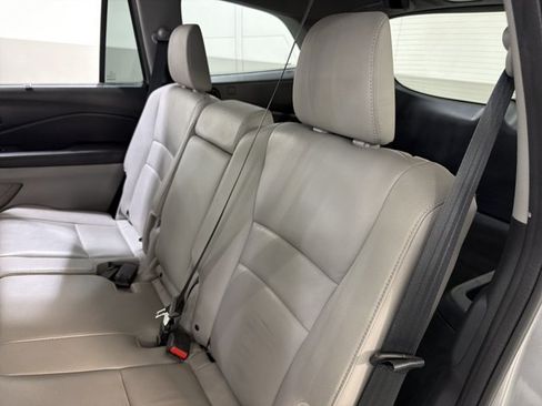 Used 2016 Honda Pilot Touring image 7