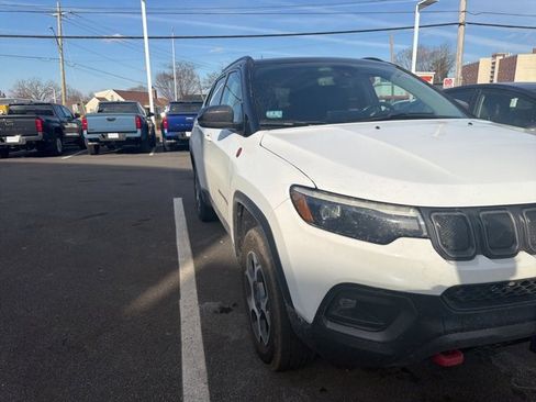 Used 2022 Jeep Compass Trailhawk w/ Trailhawk Elite Group image 3