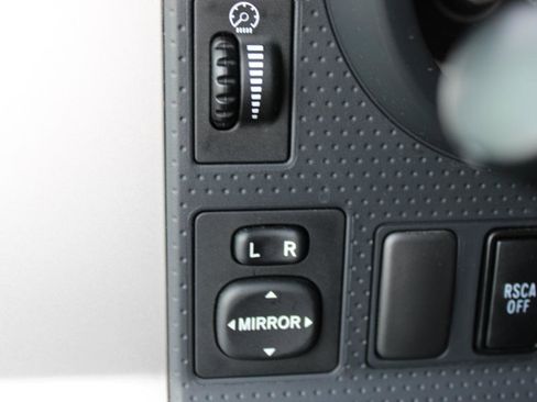 Used 2011 Toyota FJ Cruiser 4WD w/ Upgrade Pkg image 21