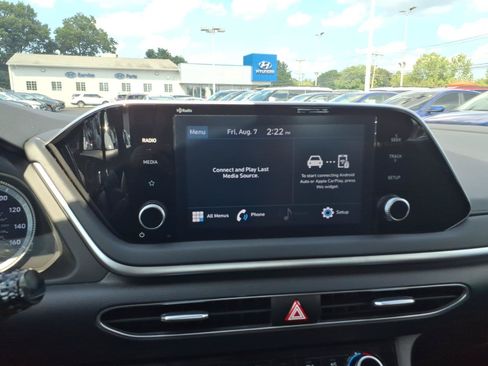 Used 2023 Hyundai Sonata SE w/ Preferred Accessory Package FWD image 21