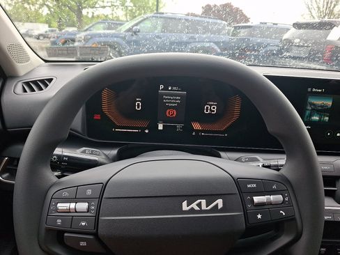 New 2026 Kia K4 FWD image 13