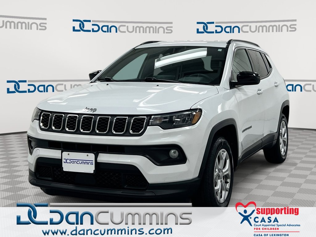 Used 2024 Jeep Compass Latitude AWD/4WD image 1