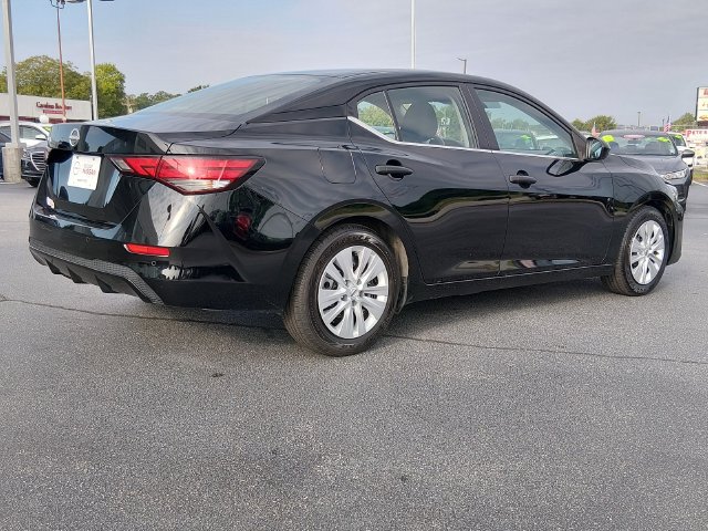 Certified 2025 Nissan Sentra S FWD image 3