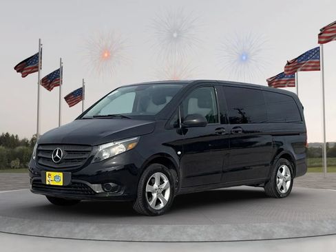 Used 2018 Mercedes-Benz Metris Passenger image 2