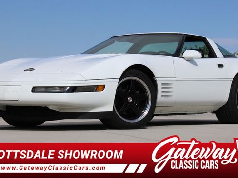Used 1992 Chevrolet Corvette Coupe RWD image 1