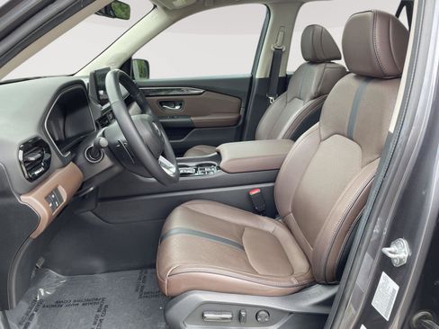 Used 2024 Honda Pilot Elite image 3