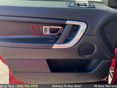 Used 2019 Land Rover Discovery Sport SE image 18