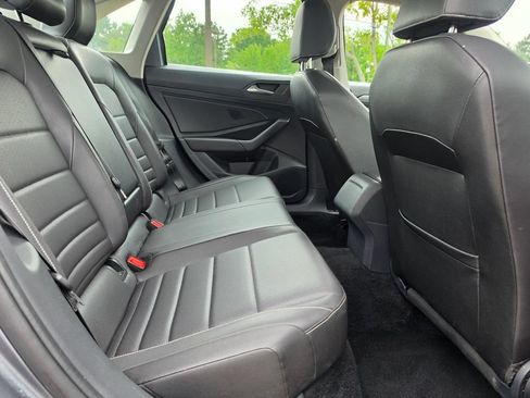 Used 2024 Volkswagen Jetta SE FWD image 32