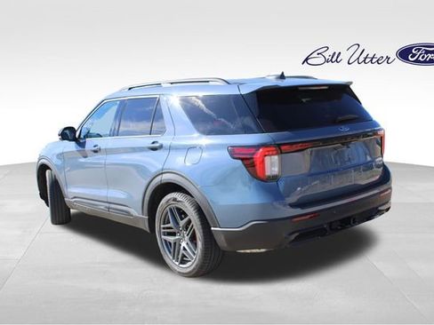 Used 2025 Ford Explorer ST-Line w/ Premium Package image 7