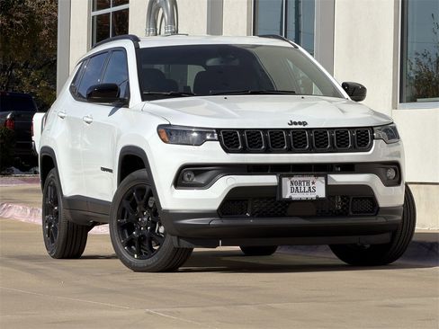 New 2026 Jeep Compass Latitude image 2