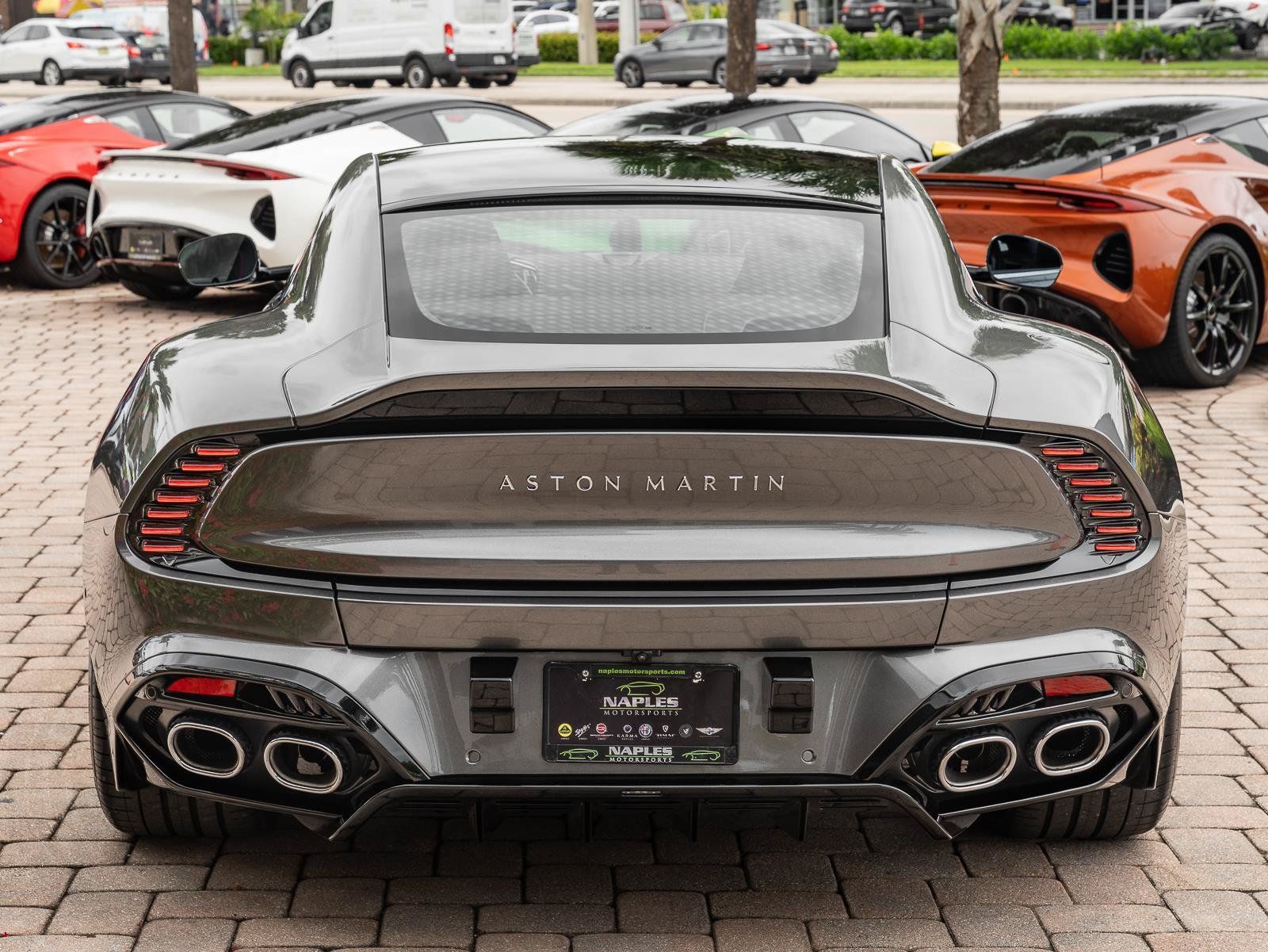 Used 2025 Aston Martin Vanquish RWD image 33