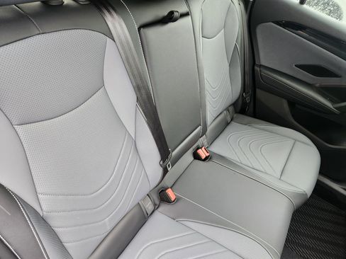 New 2025 Volkswagen Tiguan SE image 26