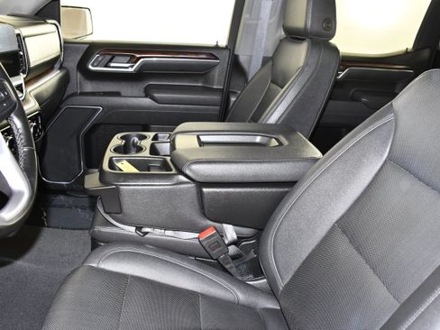 Used 2025 GMC Sierra 1500 SLT AWD/4WD image 41