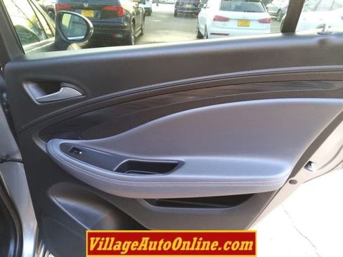 Used 2020 Buick Envision Essence image 41