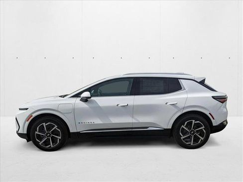 New 2025 Chevrolet Equinox EV LT image 5