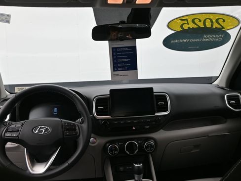 Certified 2025 Hyundai Venue SEL image 27
